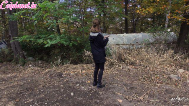 Godqueen Giantess  – finders keepers