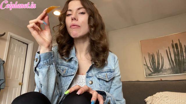 MissIvyDoll – Smoking   Snacking
