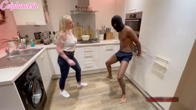 Sadistic Queens – Squishysax – Miss Anna Elite – Kicking and Crushing Your Balls In My Trainers