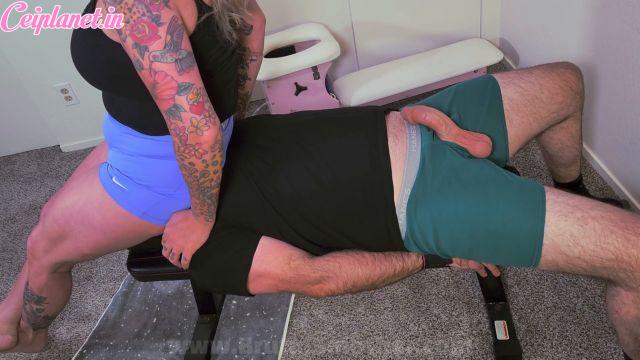 Brutal Face Sitting And Femdom – Testing The Sealing Power Of My Nike Pro Shorts… His Face Was The Lab