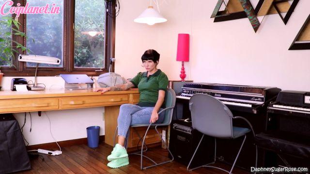 Daphney Rose – Nerdy girl Transformed Into Full Grown Wonder Woman Daphney Rose – Nerdy girl Transformed Into Full Grown Wonder Woman