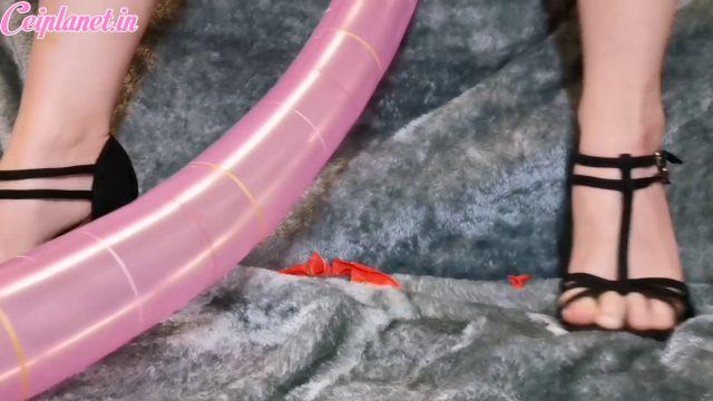 Lexi Snow – Balloon Popping with black heels