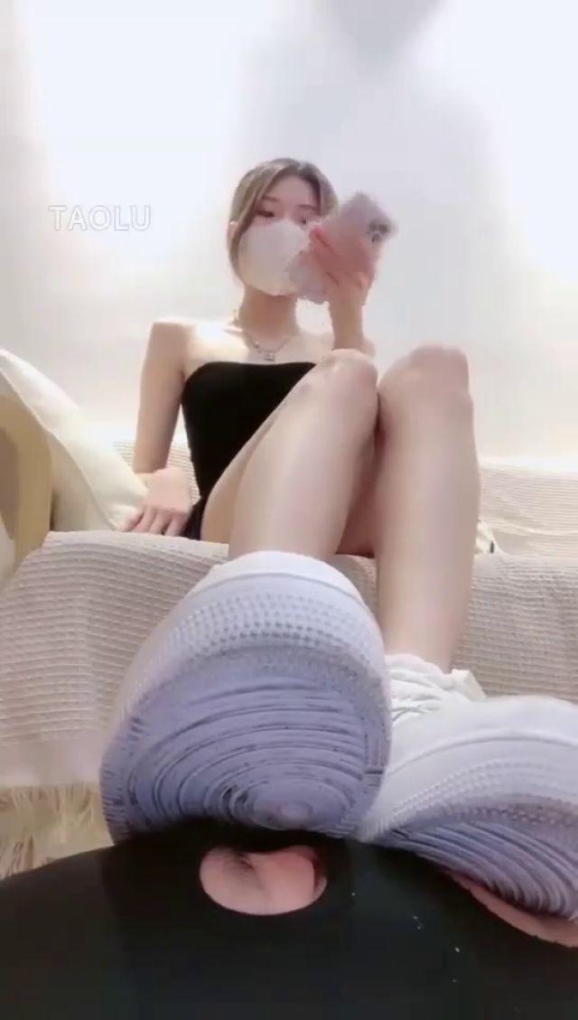 Chinese Femdom Vid 13