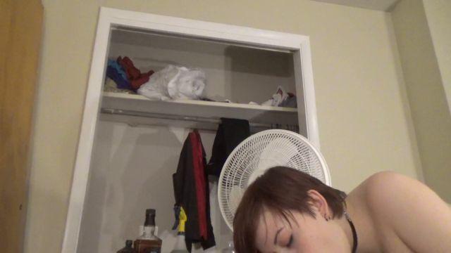 CurvyElvishGirl – Cowgirl And Cumshot