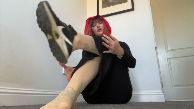 Yourhikerbabe – Nun Exorcises Your Cum Demons