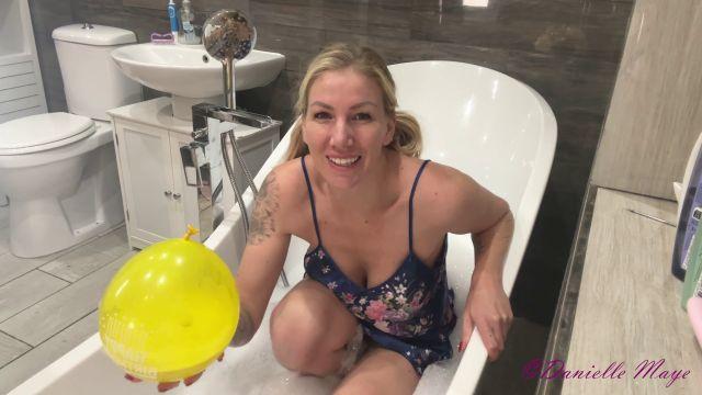Danielle Maye XXX – Bath time With Balloon And Bubbles