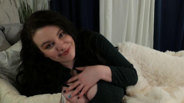 Lovely Lilith – GFE Secret Holiday Rendezvous