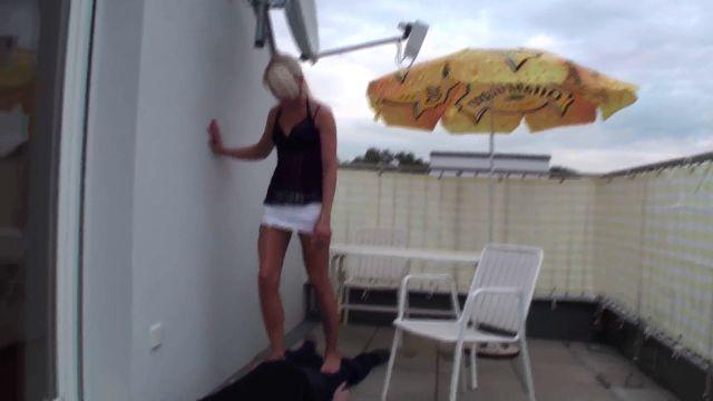 Princess Paris – Outdoor Teen Trampling