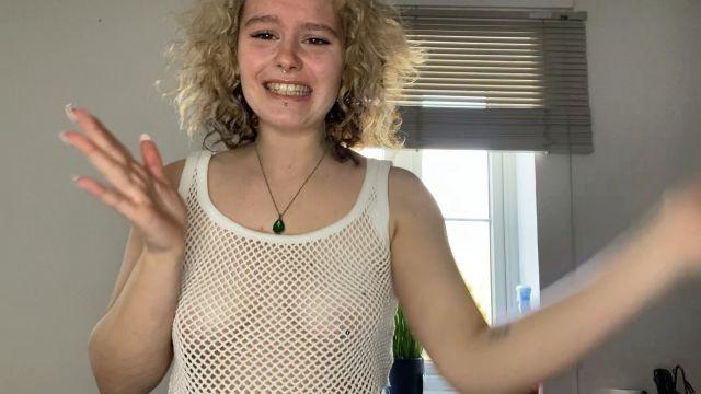 Delilah Jynx – Post Workout Sweat Sniffing