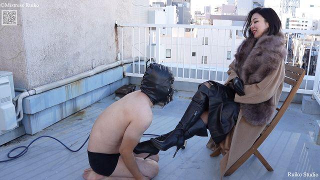 Mistress Ruiko – Cold Water Exposure – Obedience Under Winter Wind
