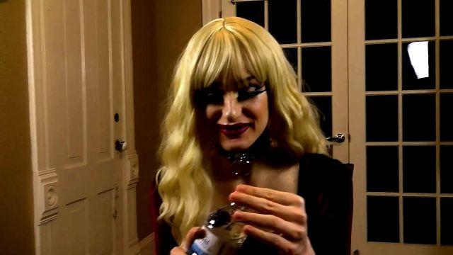 Tia Tizzianni – Bambii During Interview FUCKS Mr. Smith