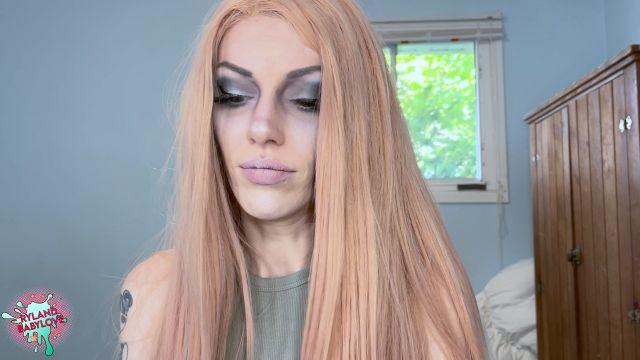 Ryland Babylove – Zombie Makeup Smoke On Livestream