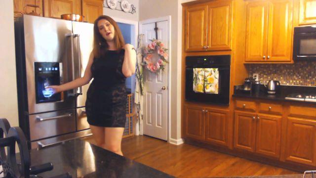 Scarlettbelle – Scarlett Needs a Small Favor