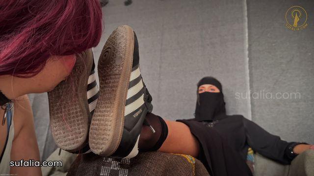 Sufalia Yasmin dominates Ghizo – Seductive Gaze and Worshipped Soles (Premium user request)