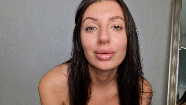 Tattooed Temptress – Brown Cocks Makes My Pussy Creamy