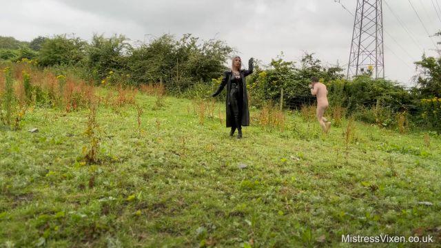 Mistress Vixen – Lunge Whipping