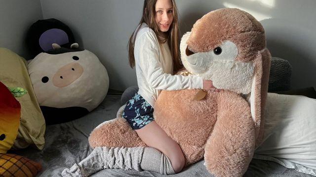 Jadenrayne – Cozy Photoshoot 1080p