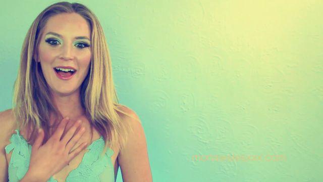 Mona Wales – Blonde Babe Blurps In Blue