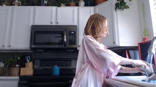 Petiteblondemilf – It s Dirty. And It s Not The Dishes