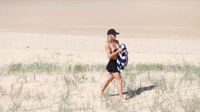 Scarlet Chase – Public Beach Pervert Oils And Fuck