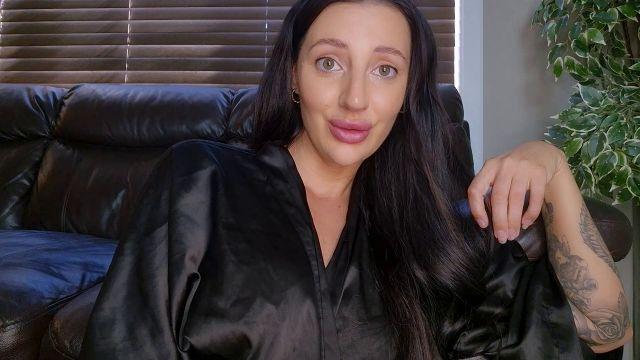 Tattooed Temptress – Creamy For My Stepbrother
